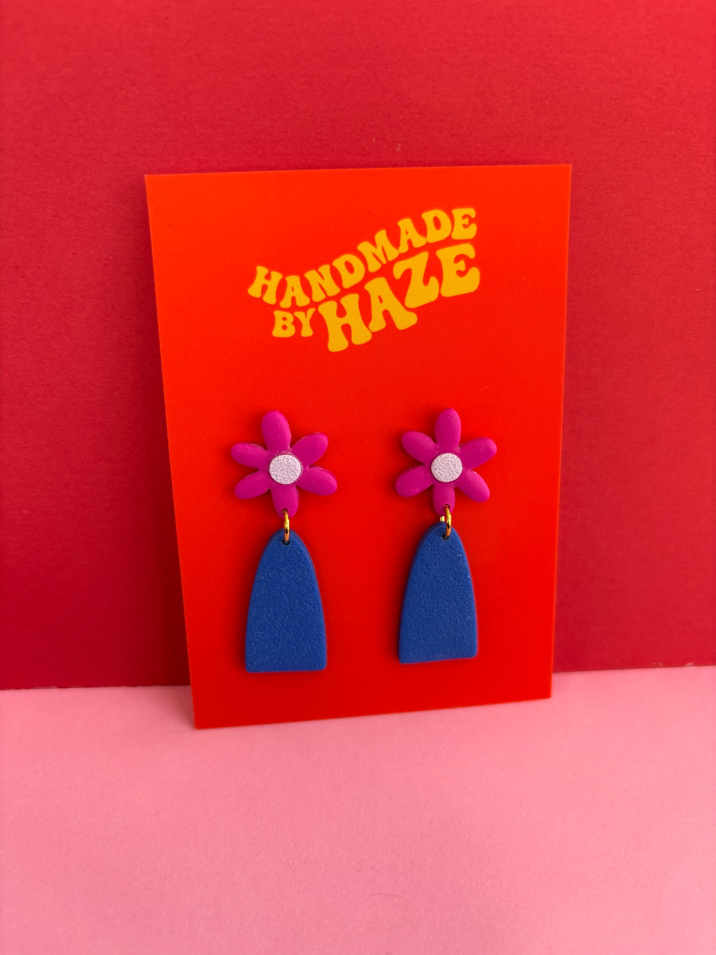 Daisy sugarloaf dangles: fuschia/blue