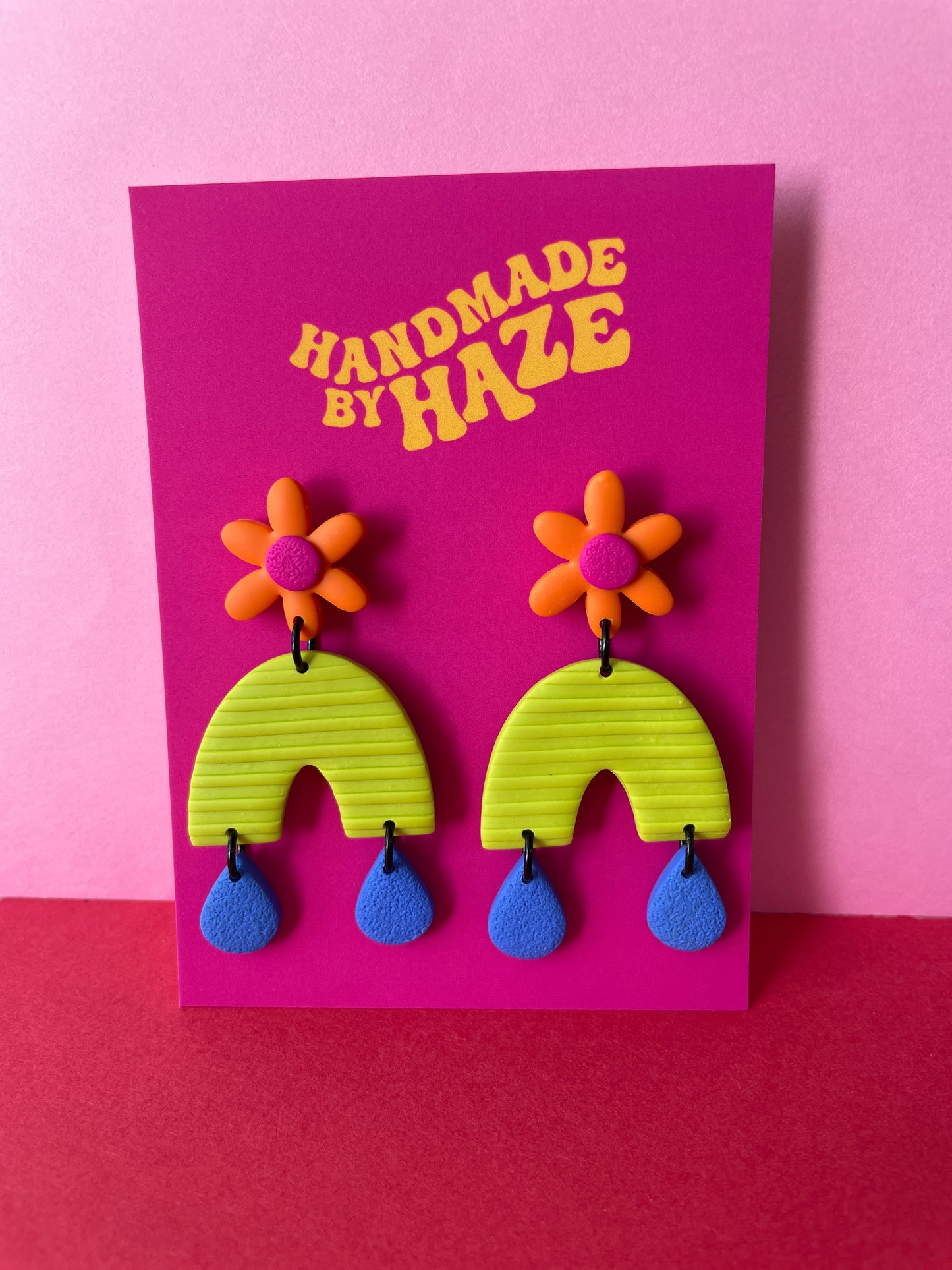 Daisy teardrop arches