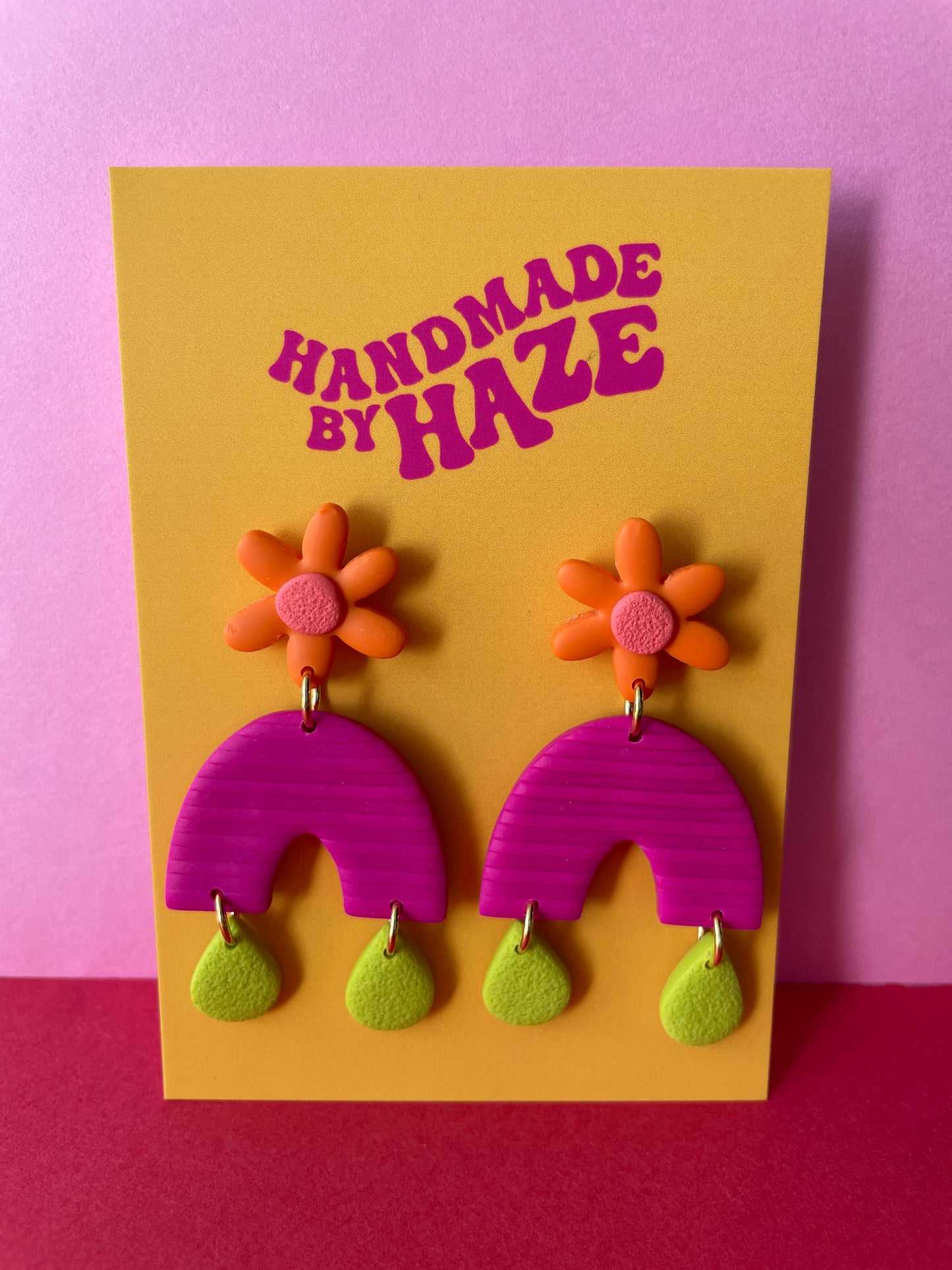 Daisy teardrop arches
